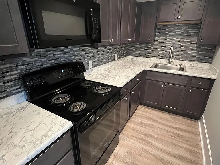 68 Kenney St — Photo 3