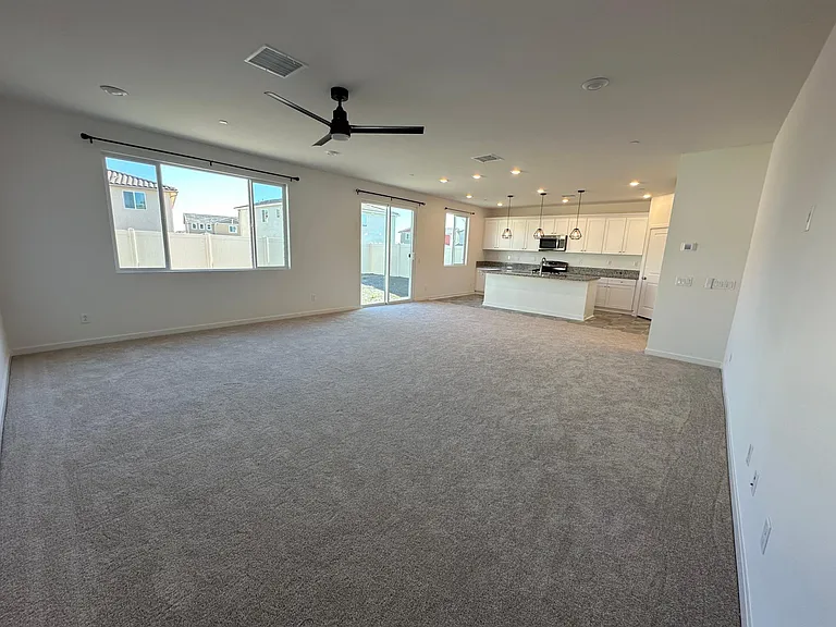 33029 Beige St — Photo 3