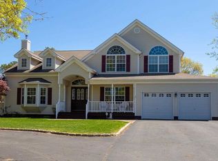 193 N Coleman Rd, Centereach, NY 11720