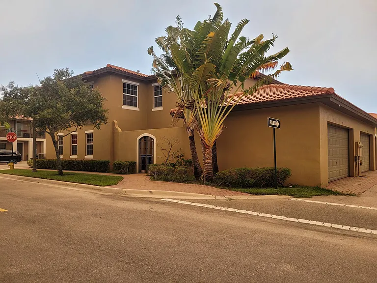 1145 SW 147th Ter — Photo 21