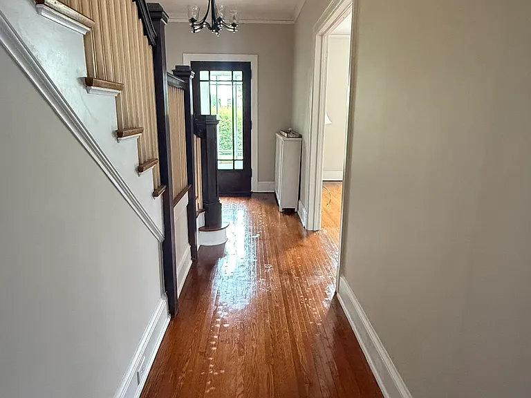 37 W Court St — Photo 3