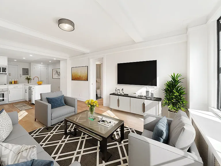 25 E 67th St #9A — Photo 3