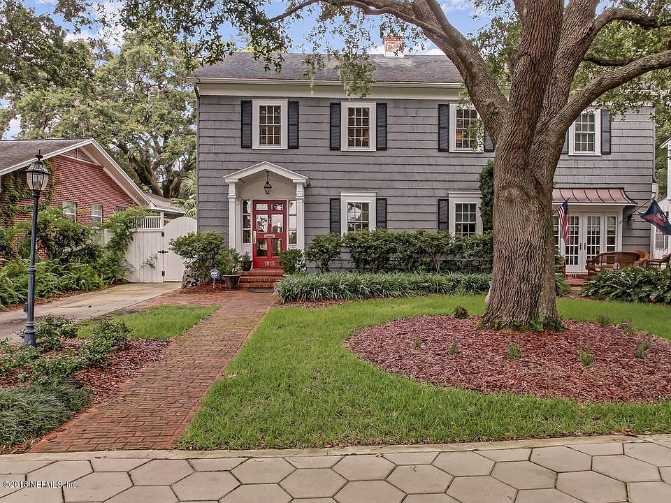 Gracious home and garden