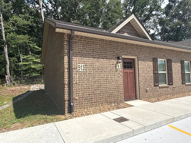 513 West End Circle — Photo 2