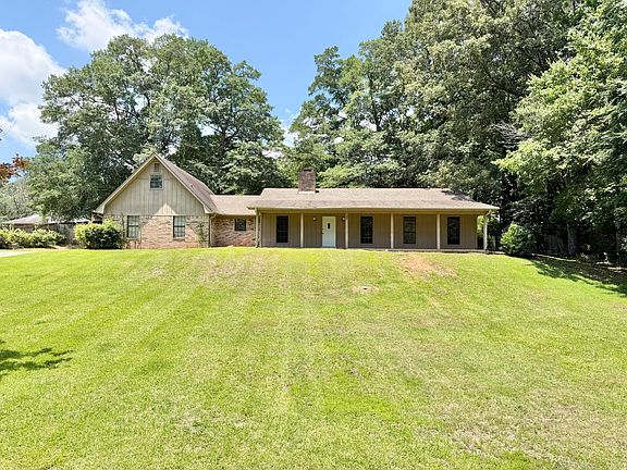 2nd image of 85 Lakeview Dr