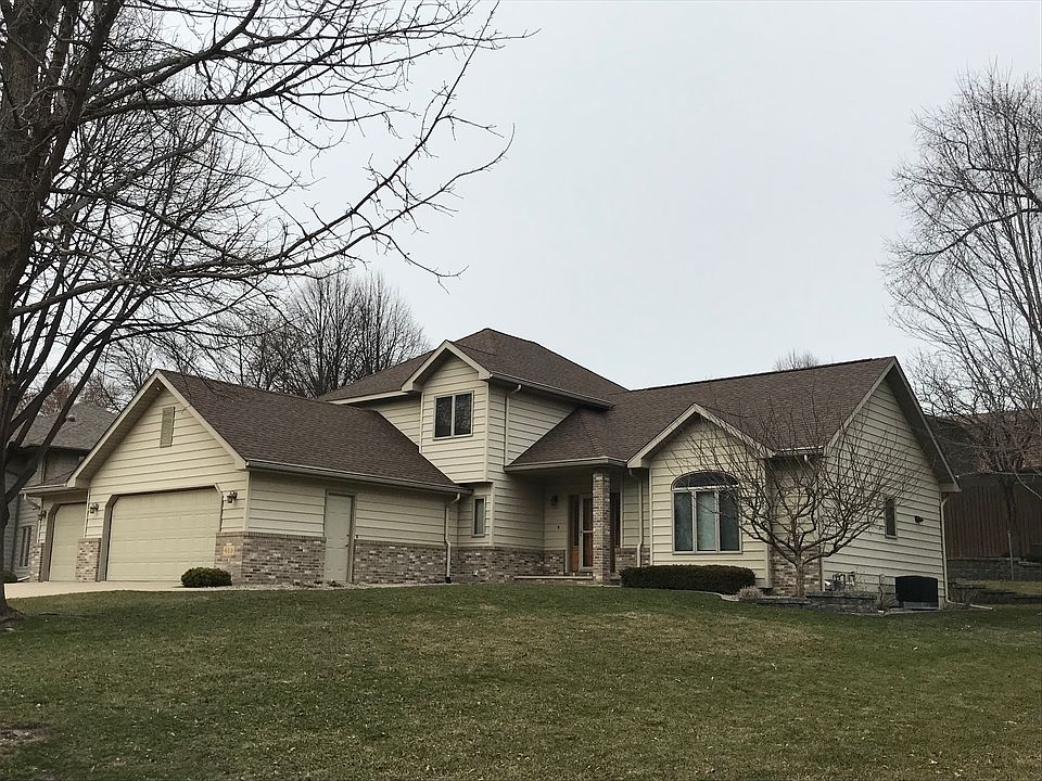1st image of 409 Crescent Dr