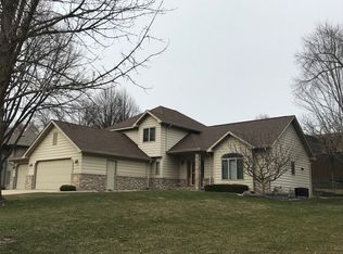 409 Crescent Dr, Albert Lea, MN 56007