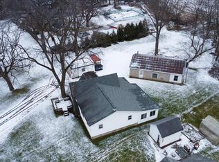 3647 Old Stage Rd, Brooklyn, WI 53521