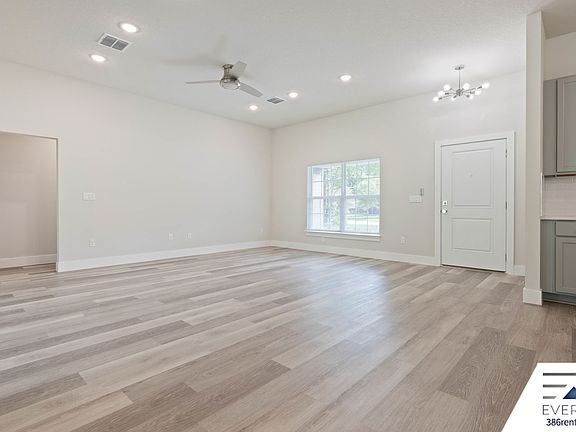 5th image of 51 Woodside Dr