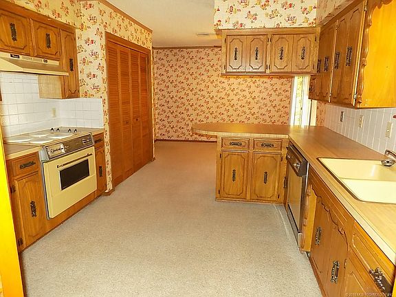 3rd image of 103 Eric Dr