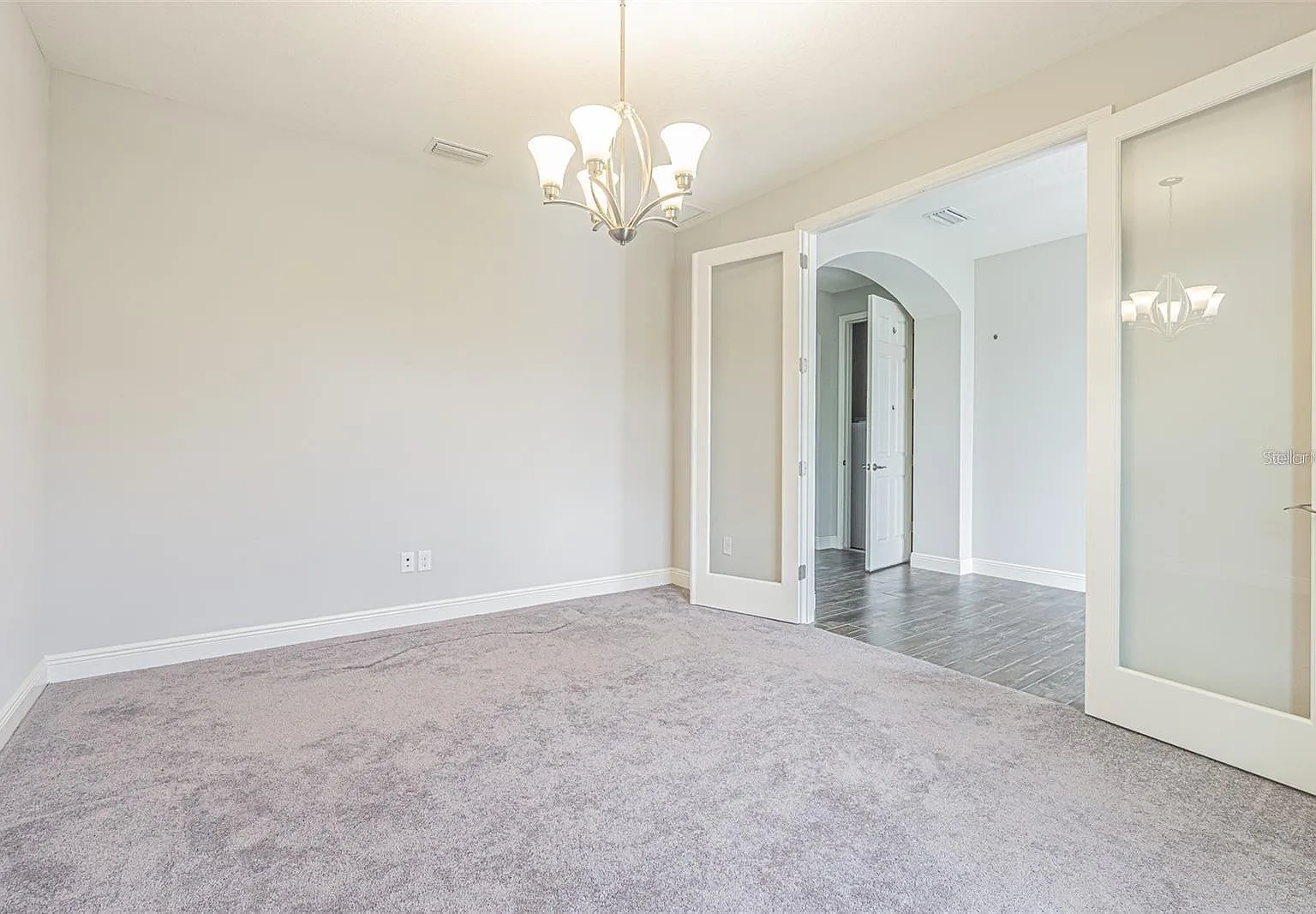 5 bed, 4.0 bath, 3615 sqft, $3,995 — Photo 3