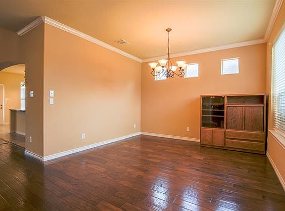 5th image of 709 Yaupon Ct