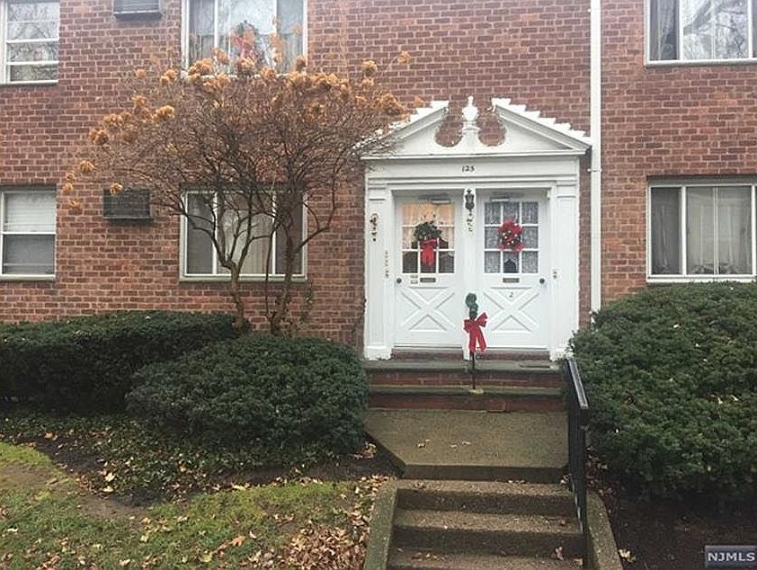 1st image of 125 E Clinton Ave #1A-107A