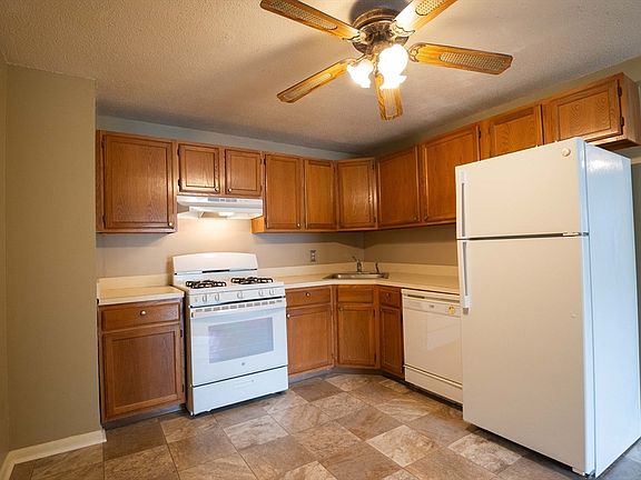 5th image of 3636 N Main St APT 5