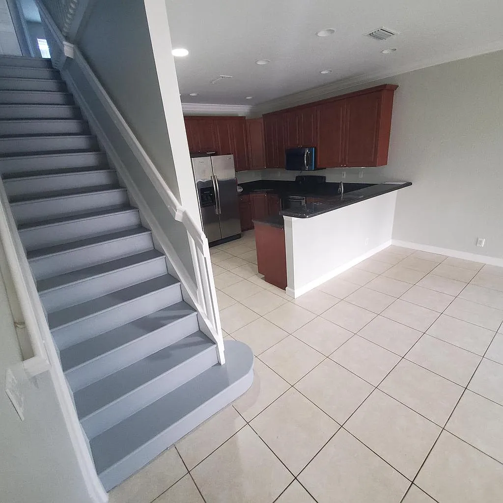 3 bed, 1828 sqft, $2,900 — Photo 4