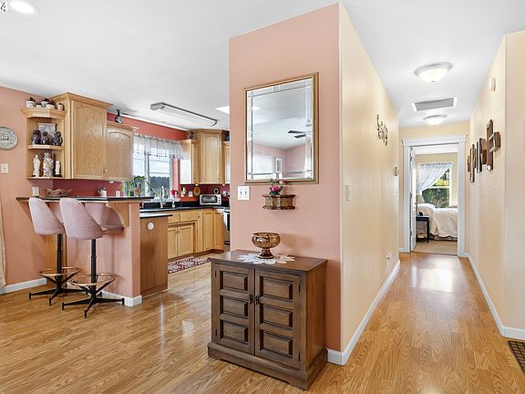 4th image of 133 Grace Ct
