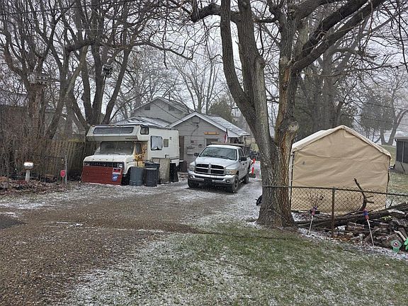4th image of 641 Dunleavy Dr
