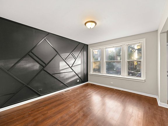 3rd image of 1251 S Kolin Ave