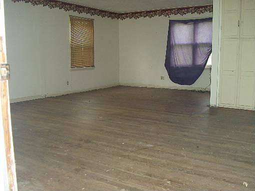 2nd image of 305 W College St
