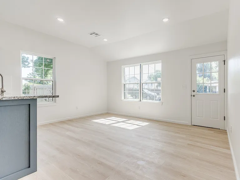 118 S Cook Ave — Photo 20
