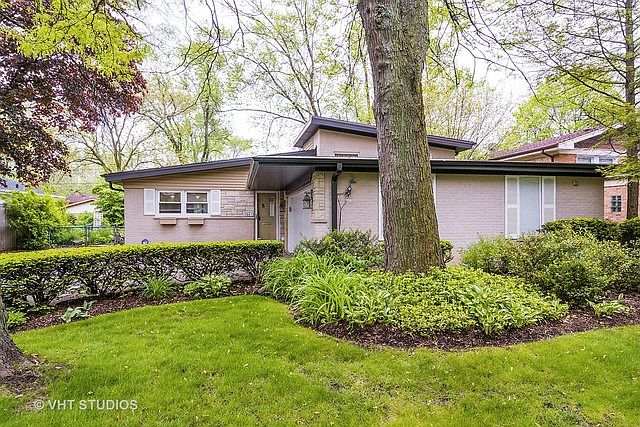 1st image of 2541 Wilmette Ave