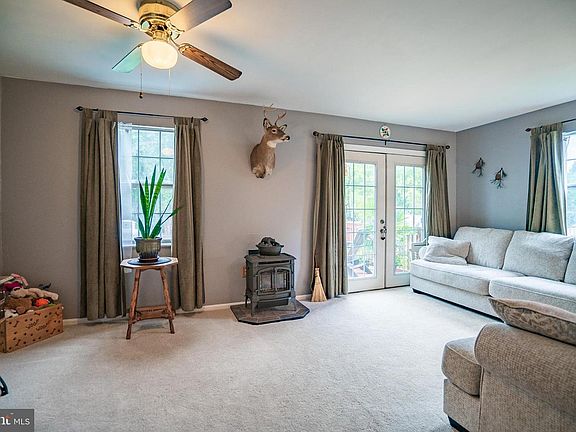 4th image of 409 Edgewood Dr