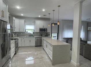 900 NE 191st St #900, Miami, FL 33179