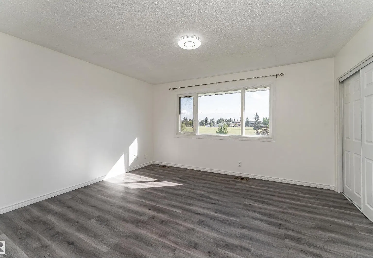 4 bed, 1.5 bath, $1,500 — Photo 4