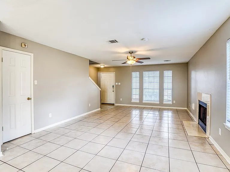 8206 Holmwood Dr — Photo 6