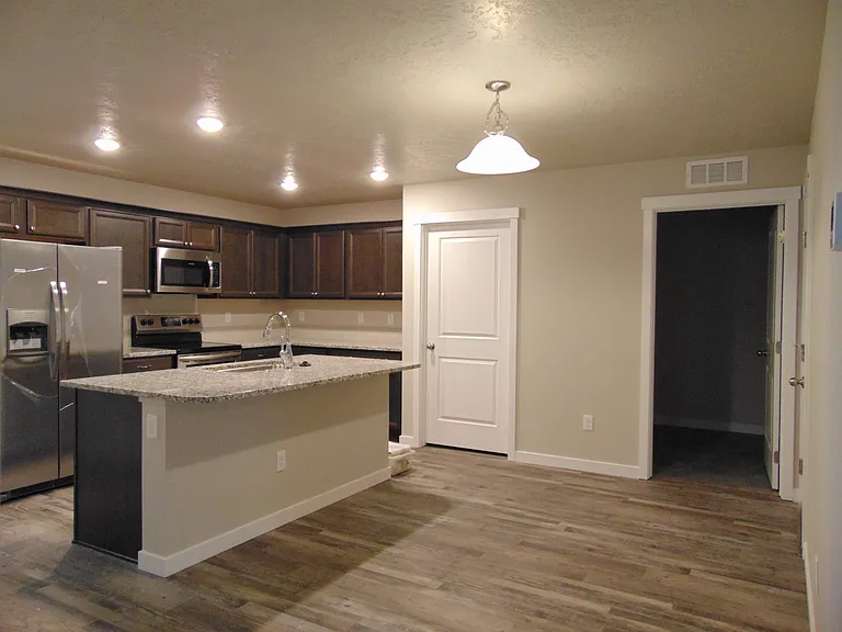 4340 N Alester Ave — Photo 3