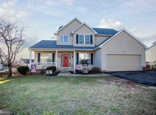 79 Pebble Beach Ln, Pottstown, PA 19464