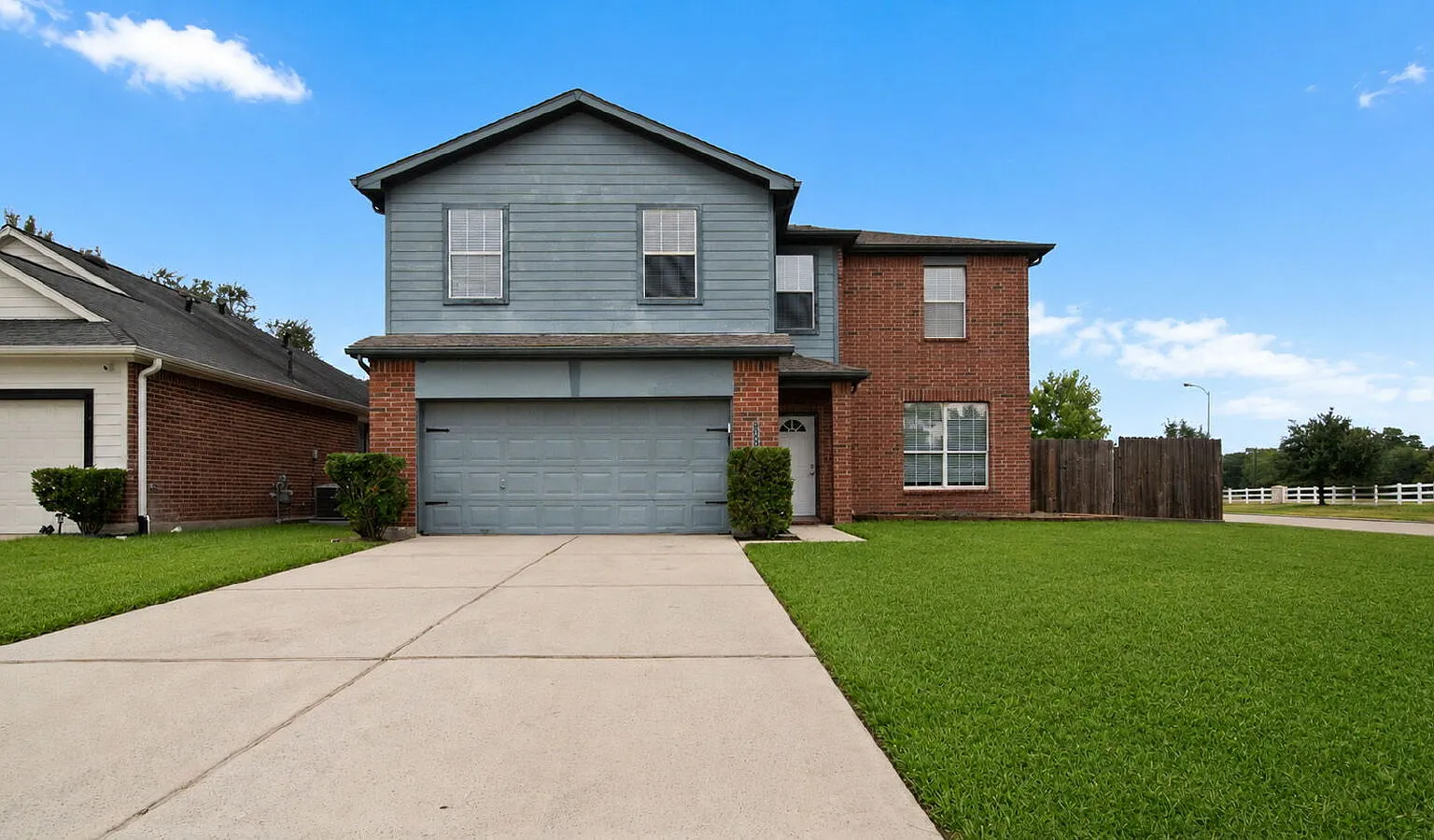 3 bed, 2.5 bath, 2064 sqft, $2,250 — Photo 2