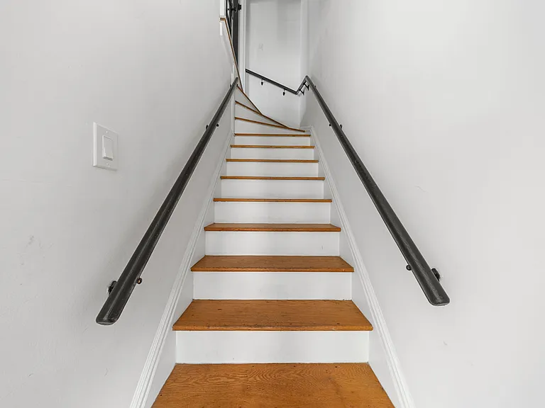 11 W Gouverneur Ave #2 — Photo 4