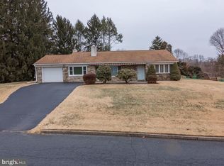 2175 Brookthorpe Cir, Broomall, PA 19008