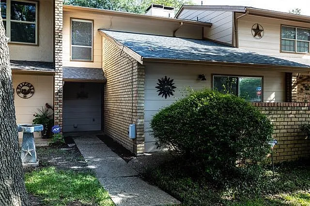 2118 Warnford Pl — Photo 4