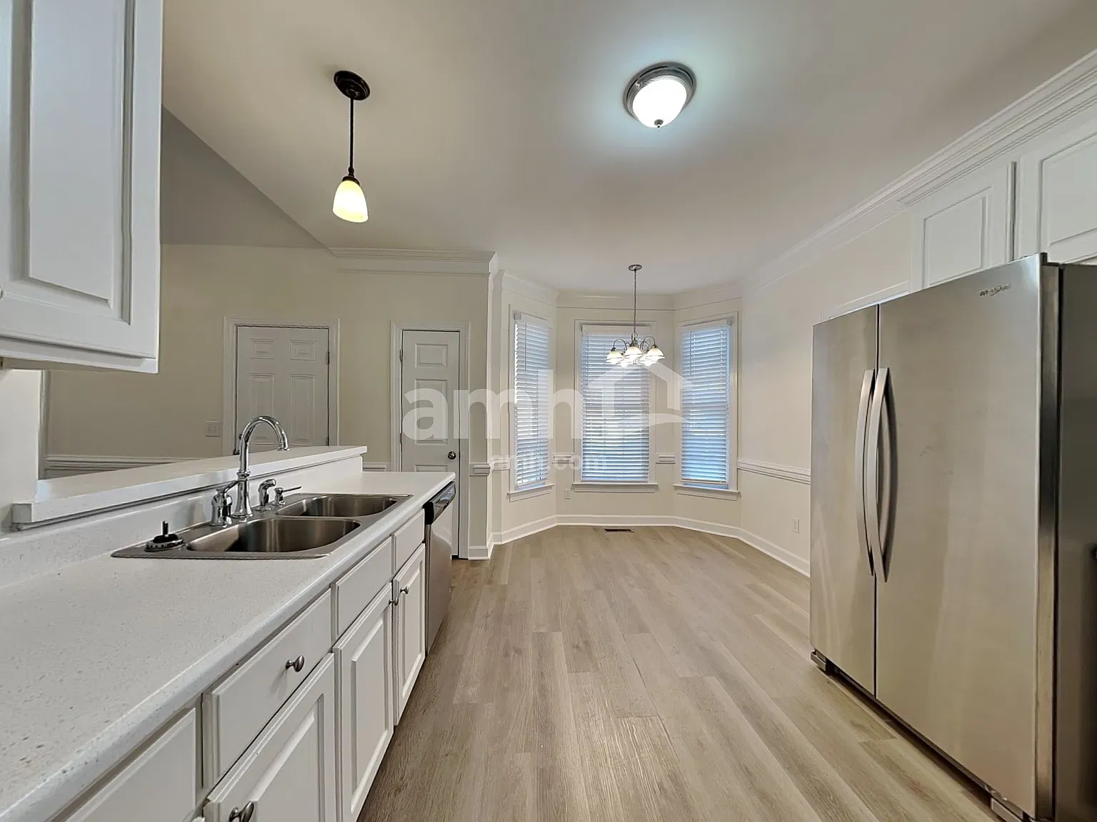 4 bed, 2.5 bath, 1954 sqft, $2,125 — Photo 4