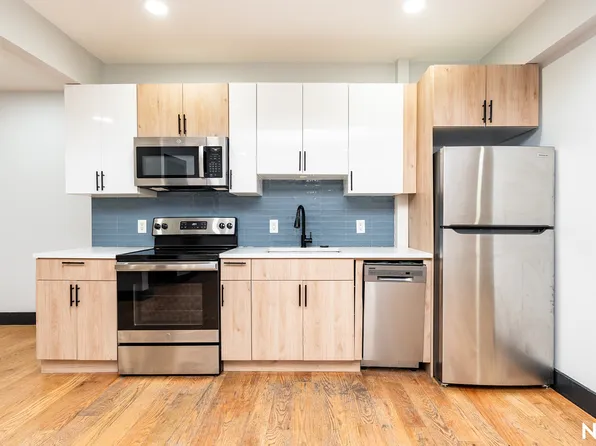 404 Onderdonk Avenue image 3 of 22