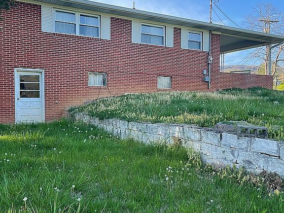 3rd image of 136 Rocky Branch Rd