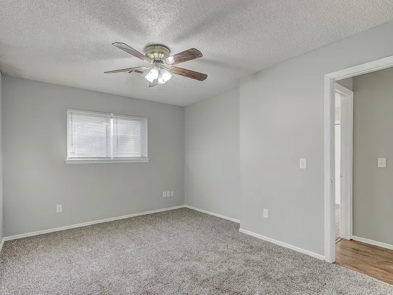 302 N Briarwood St — Photo 12