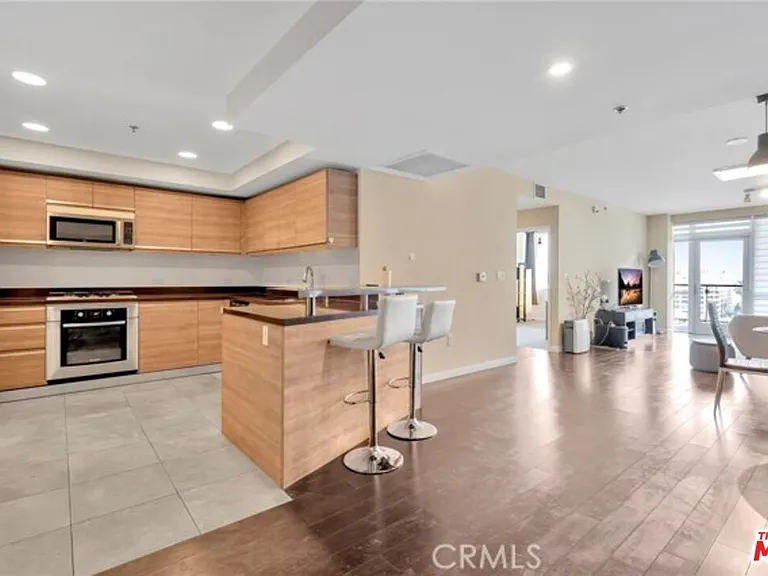 3785 Wilshire Blvd #908 — Photo 19