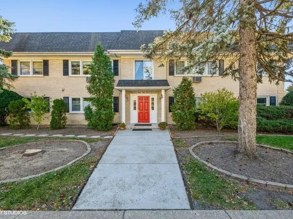 8811 Plainfield Rd APT 7, Brookfield, IL 60513