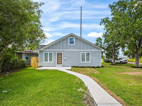 6333 Iron Rock St, Houston, TX 77087