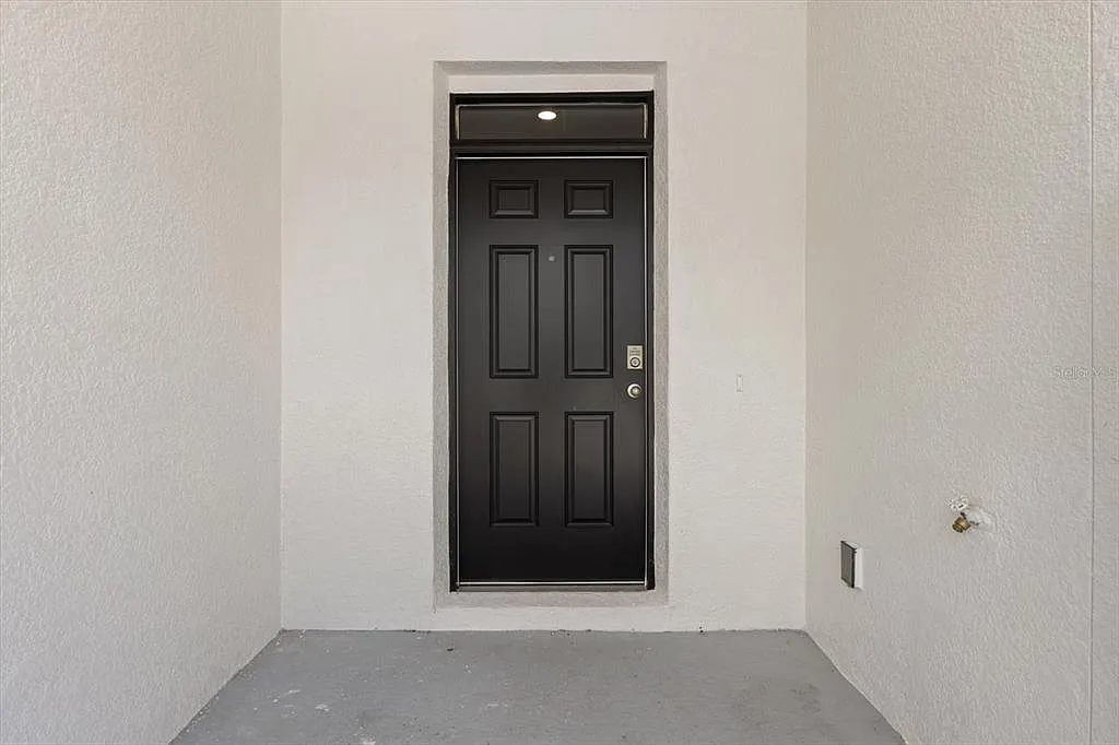 Building Photo - 17709 Crescent Moon Loop