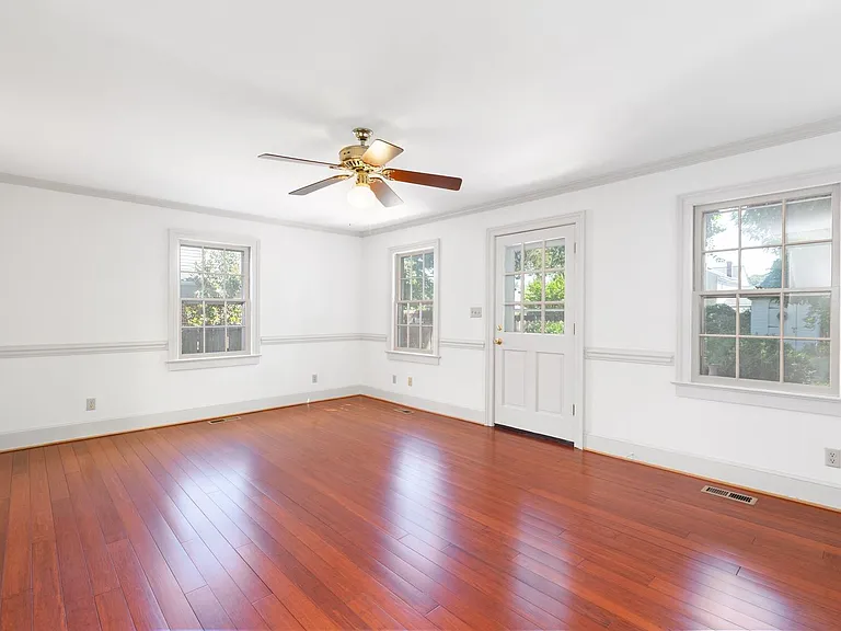 1307 Caroline St — Photo 16