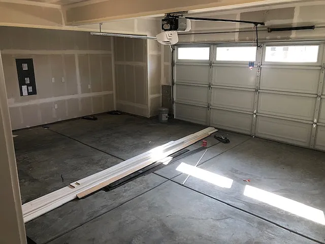 Oversized 2 car garage