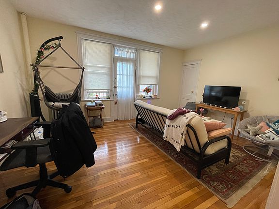 4th image of 17 Lothian Rd APT 304