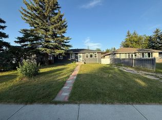 2208 38th St SW, Calgary, AB T3E3E2