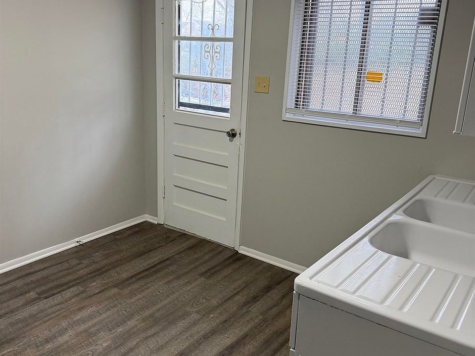 1st image of 194 E Biscayne Rd