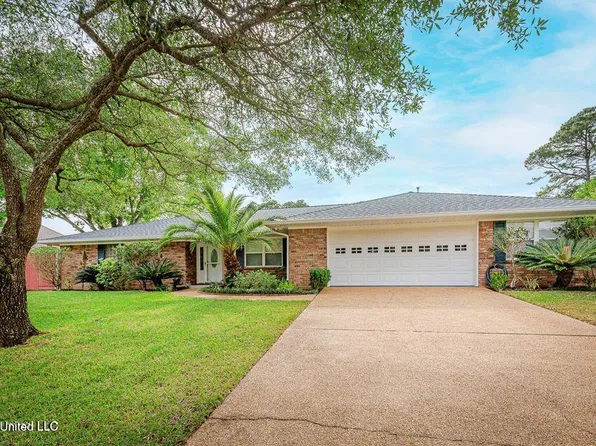 5813 Moreton Pl, Ocean Springs, MS 39564