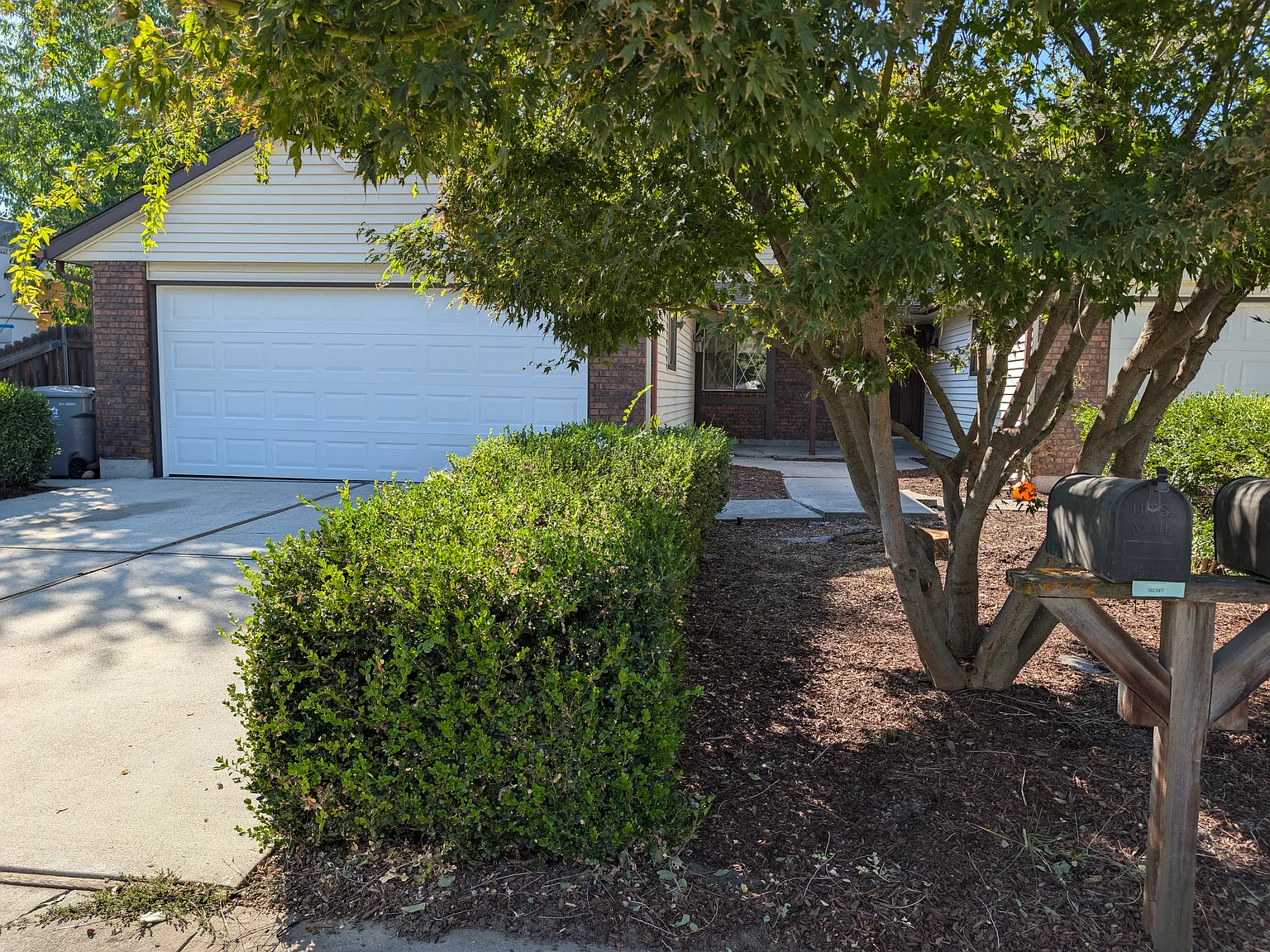 3 bed, 1320 sqft, $1,950 — Photo 2